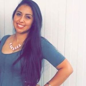 Meet your Posher, Yesenia